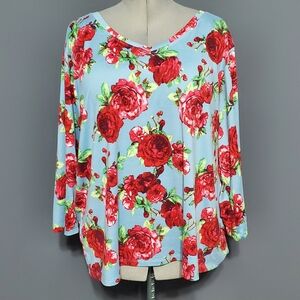 The Pioneer Woman Blue with Red Rose Floral 3/4 Sleeve V Neck Top